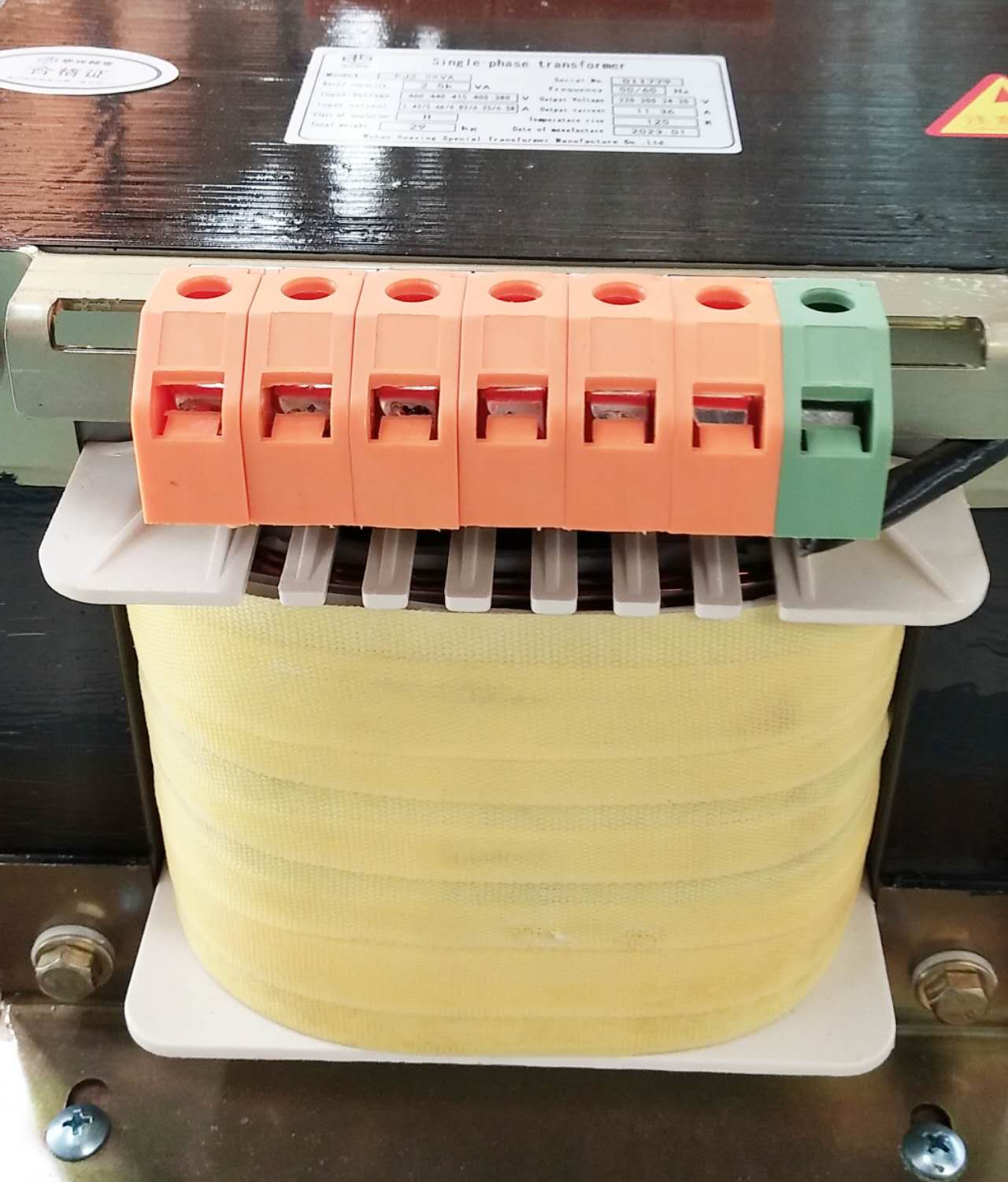 隔離變壓器在交流電源輸入端的特點(diǎn)